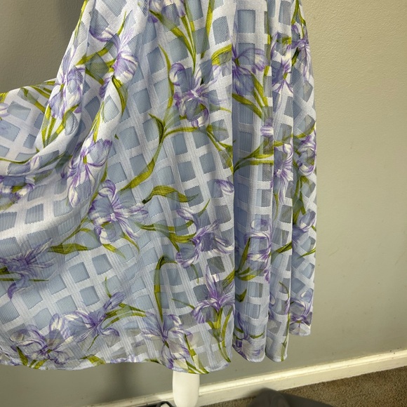 Light Blue Purple Floral Lily Sleeveless Dress - Picture 6 of 6